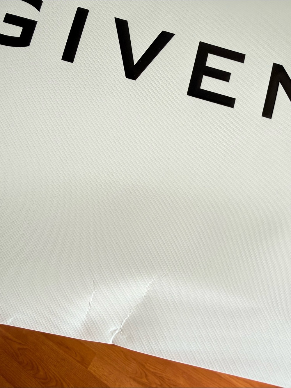 GIVENCHY BLACK WHITE SHOPPING GIFT BAG - Picture 6 of 6